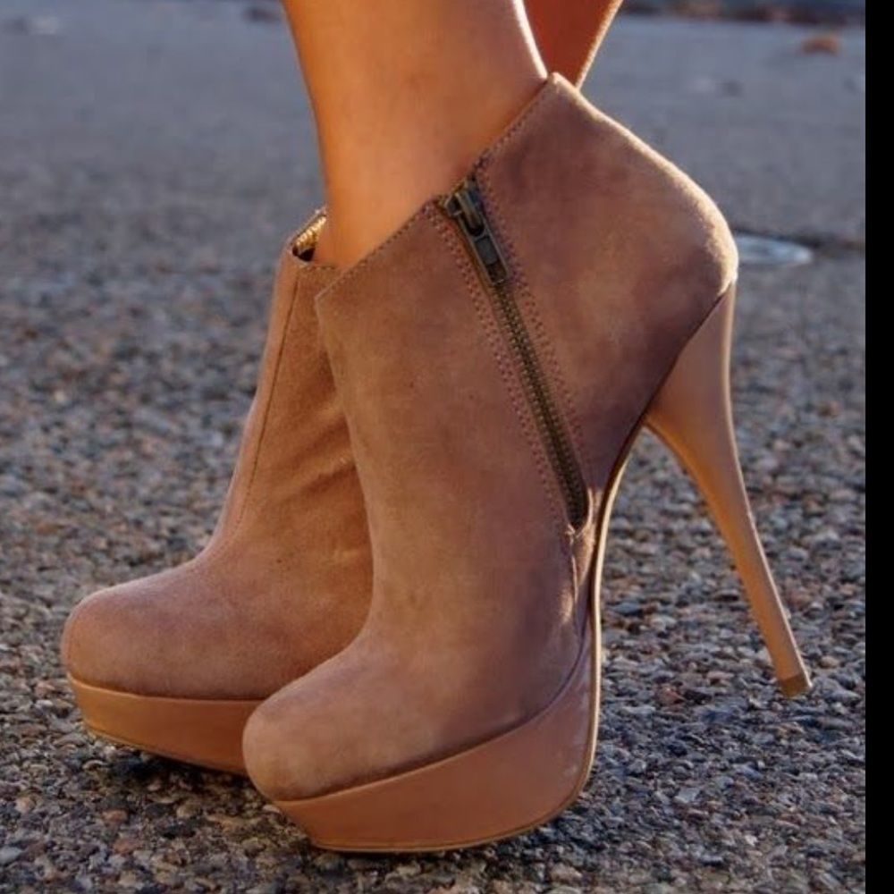 [Steve Madden] 8.5 Genuine Suede Pumps in Light Brown Tan
